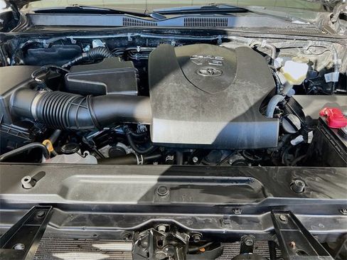 Used 2023 Toyota Tacoma TRD Sport image 32