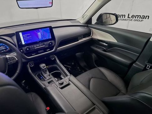 Used 2024 Toyota Grand Highlander AWD image 24