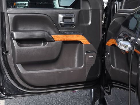 Used 2018 Chevrolet Silverado 1500 High Country RWD image 16