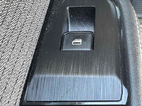 Used 2021 Nissan Rogue SV FWD image 40