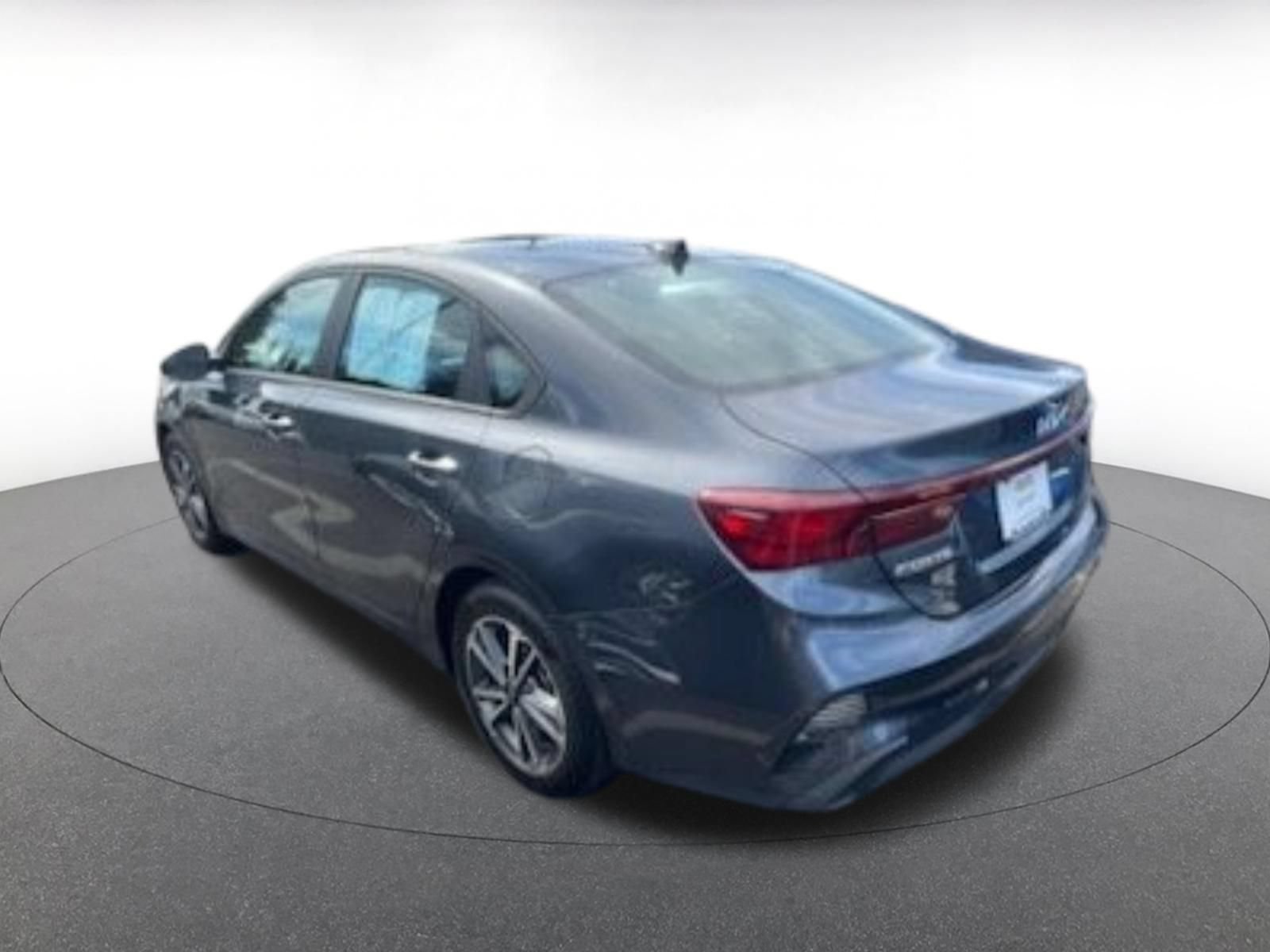 Used 2023 Kia Forte LXS FWD image 3