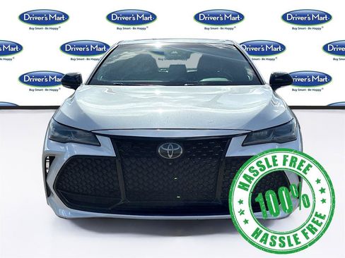 Used 2019 Toyota Avalon Touring FWD image 2