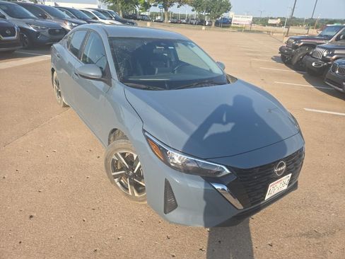 Used 2025 Nissan Sentra SV FWD image 4