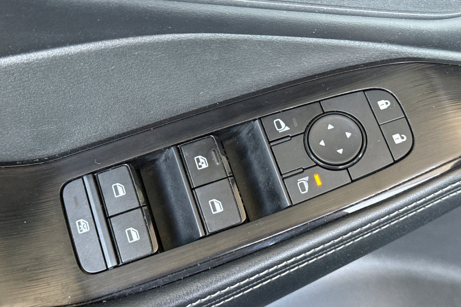 Certified 2025 Nissan Rogue SV AWD/4WD image 14
