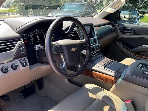 Used 2017 Chevrolet Suburban Premier AWD/4WD image 14