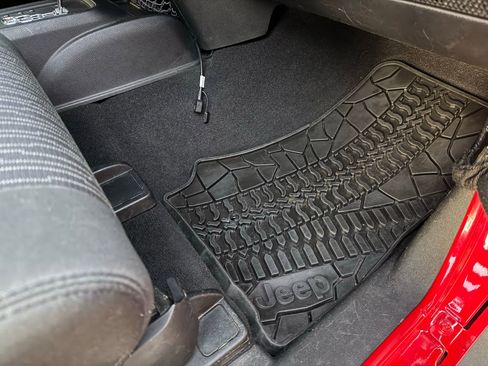 Used 2012 Jeep Wrangler Sport image 19