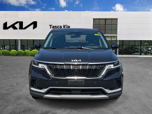 Used 2024 Kia Carnival EX FWD image 2