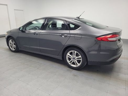 Used 2018 Ford Fusion SE w/ Fusion SE Technology Package image 3
