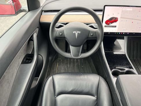 Used 2021 Tesla Model Y Long Range image 11