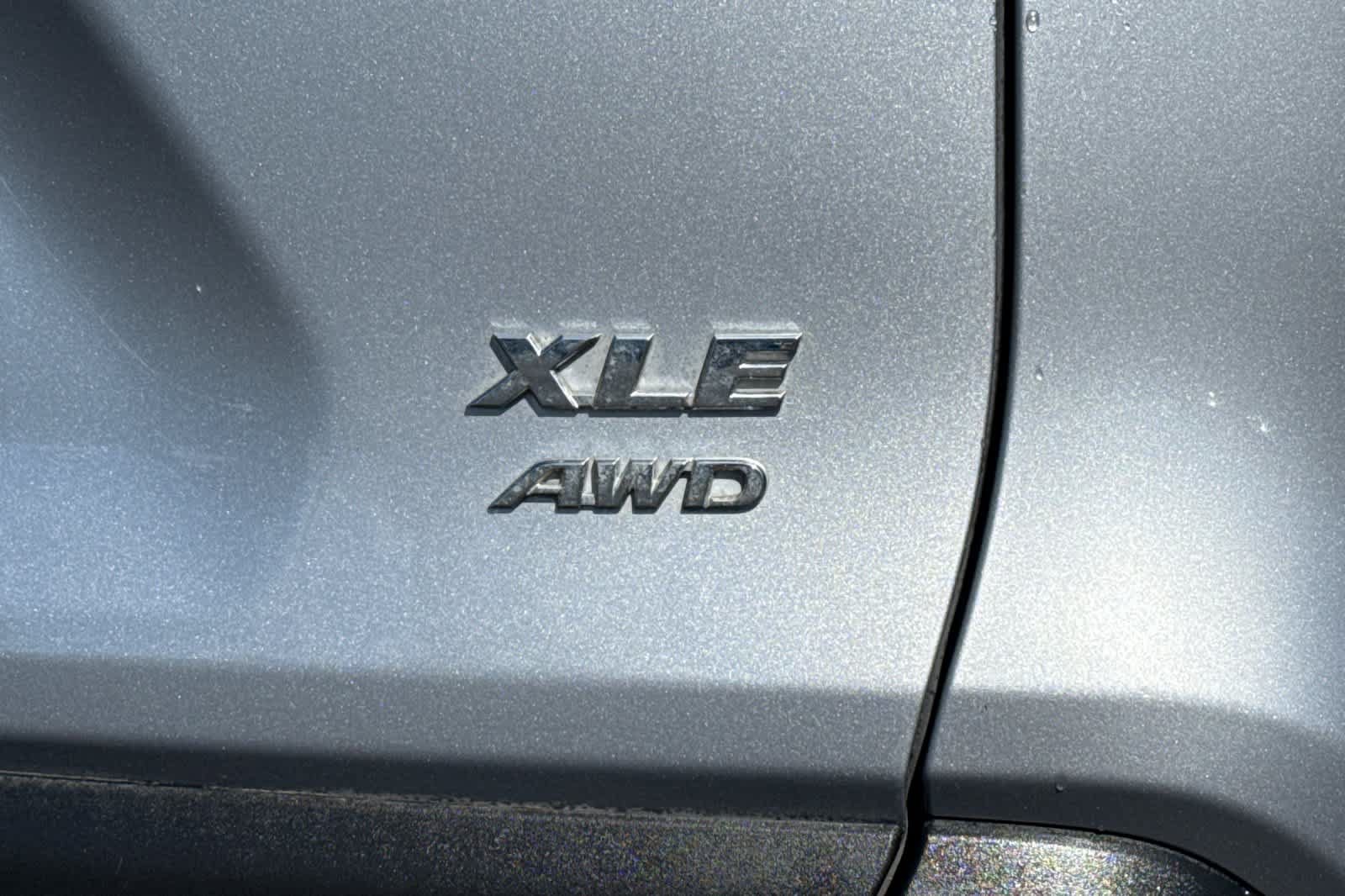 Used 2021 Toyota RAV4 XLE Premium AWD/4WD image 12
