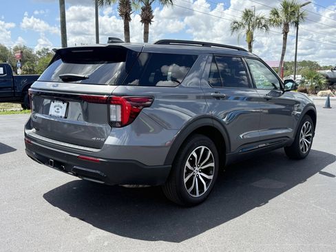 Certified 2025 Ford Explorer ST-Line AWD/4WD image 5