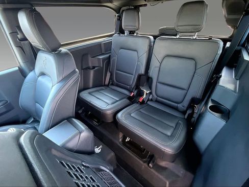 Used 2025 Ford Bronco Badlands AWD/4WD image 15