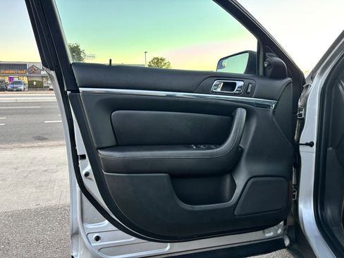 Used 2010 Lincoln MKS AWD image 16