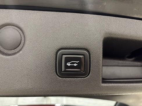 Used 2020 Chevrolet Equinox LT AWD/4WD image 38