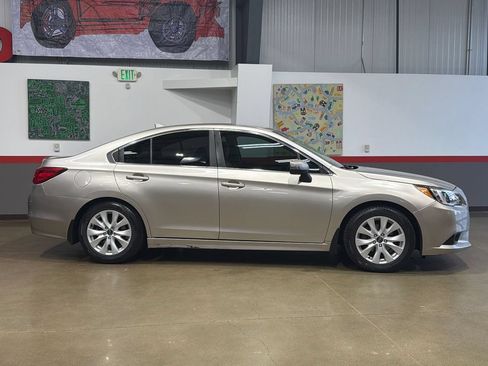 Used 2016 Subaru Legacy 2.5i Premium AWD/4WD image 4