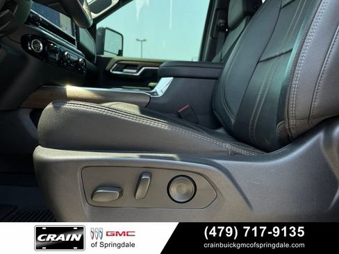 Used 2024 Chevrolet Silverado 2500 High Country w/ High Country Premium Package AWD/4WD image 11