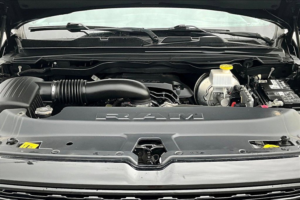 Used 2020 RAM 1500 Limited w/ Black Appearance Package AWD/4WD image 9