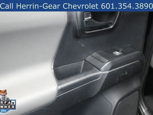 Used 2023 Toyota Tacoma SR AWD/4WD image 15