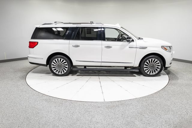 Used 2019 Lincoln Navigator L Reserve AWD/4WD image 32