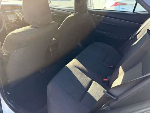 Used 2018 Toyota Corolla LE FWD image 10
