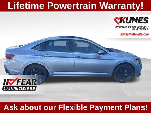Used 2025 Volkswagen Jetta SE w/ Sunroof Package FWD image 3