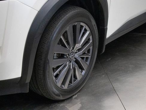 Used 2023 Nissan Pathfinder SL w/ SL Premium Package image 7