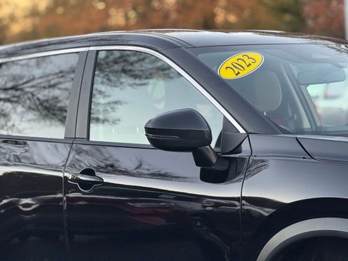 Used 2023 Nissan Rogue SV image 6