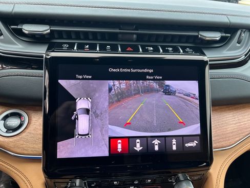 New 2025 Jeep Grand Cherokee L Summit image 16