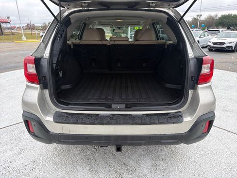 Used 2018 Subaru Outback 2.5i Limited image 9