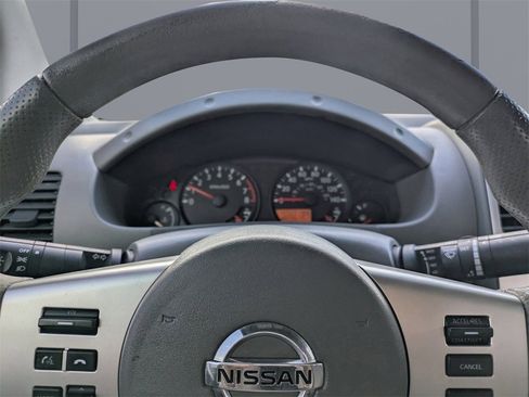 Used 2018 Nissan Frontier SV image 29