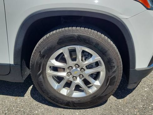 Certified 2021 Chevrolet Traverse LT FWD image 6