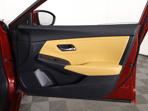 Used 2021 Nissan Sentra SV w/ SV Premium Package image 24