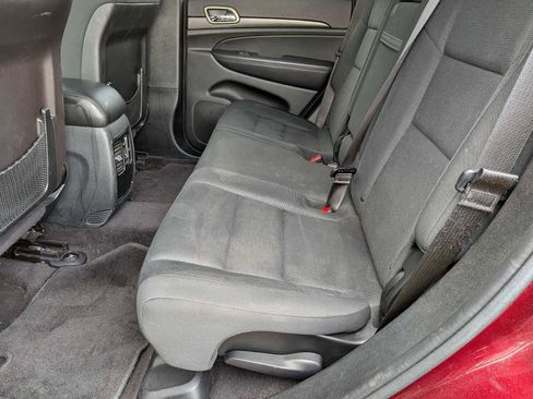 Used 2016 Jeep Grand Cherokee Laredo w/ Quick Order Package 23E AWD/4WD image 17