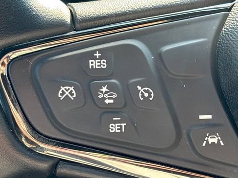 Used 2023 Chevrolet Equinox RS AWD/4WD image 16