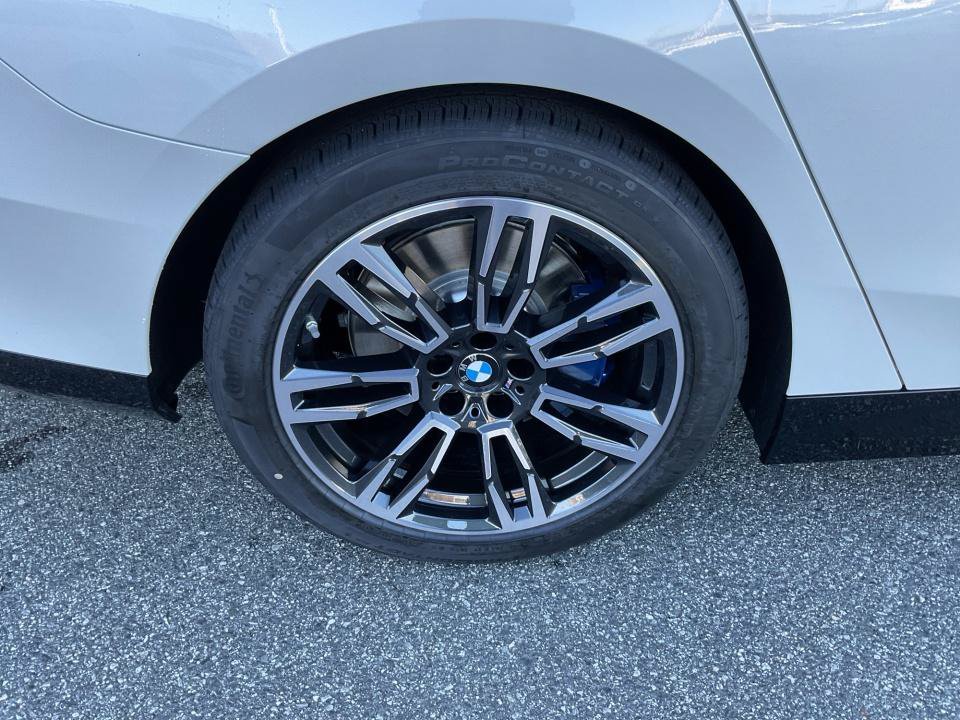 Used 2026 BMW 530i xDrive w/ M Sport Package AWD/4WD image 23