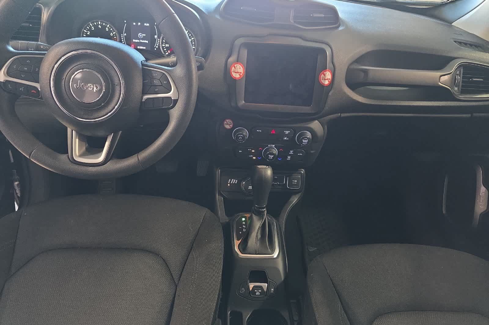 Used 2023 Jeep Renegade Latitude AWD/4WD image 4