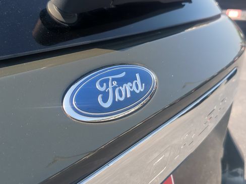 Used 2024 Ford Explorer XLT w/ Equipment Group 202A RWD image 25