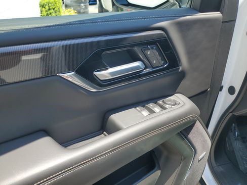Used 2026 GMC Yukon Elevation w/ Elevation Premium Package RWD image 20