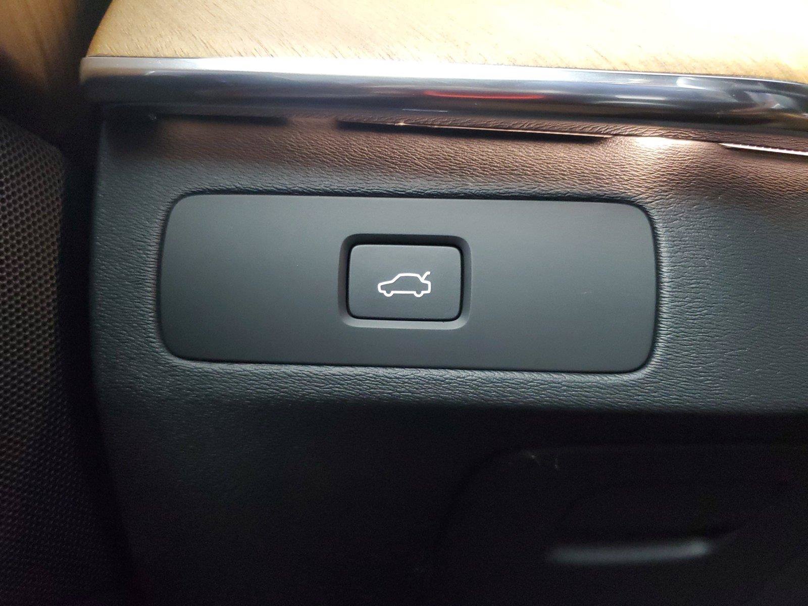 Used 2023 Volvo XC90 B6 Plus AWD/4WD image 35