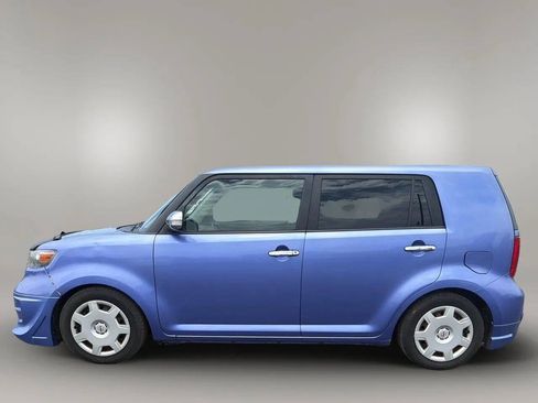 Used 2010 Scion xB FWD image 4