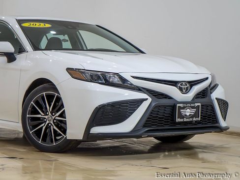 Used 2023 Toyota Camry SE w/ Cold Weather Package AWD/4WD image 2