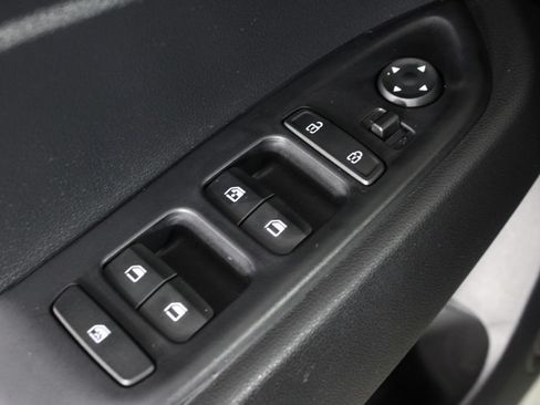 Certified 2026 Hyundai Venue SEL FWD image 23