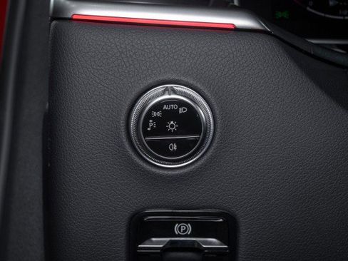 Certified 2025 Mercedes-Benz GLC 300 image 20