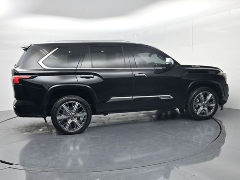 Used 2025 Toyota Sequoia Capstone AWD/4WD image 8