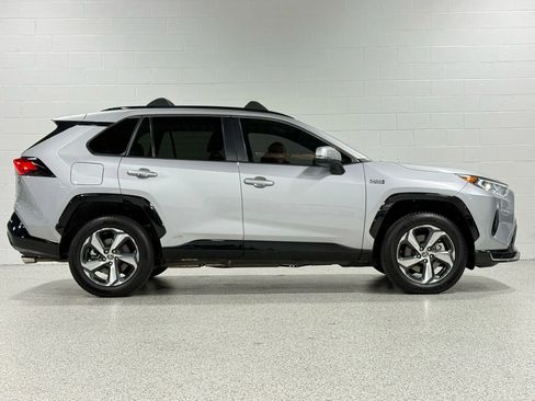 Used 2021 Toyota RAV4 SE image 5