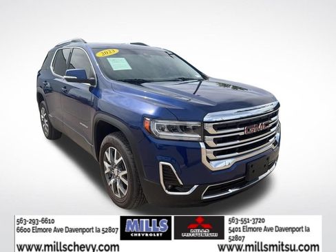 Used 2023 GMC Acadia SLT w/ Preferred Package FWD image 3