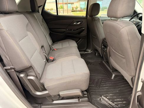 Used 2018 Chevrolet Traverse LT AWD/4WD image 17