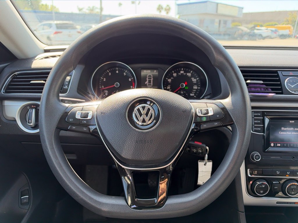 Used 2016 Volkswagen Passat 1.8T S FWD image 9