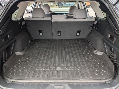 Used 2022 Subaru Outback Premium image 18