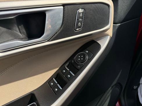 Certified 2023 Ford Explorer XLT w/ Equipment Group 202A image 14